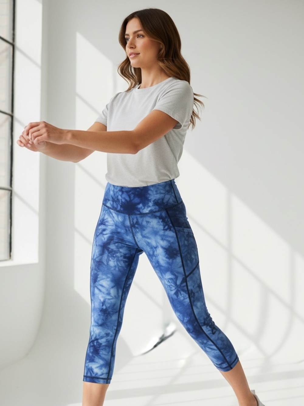 Zyia tie-dyed blue leggings size 6/8 very good cond, two side pockets key pocket